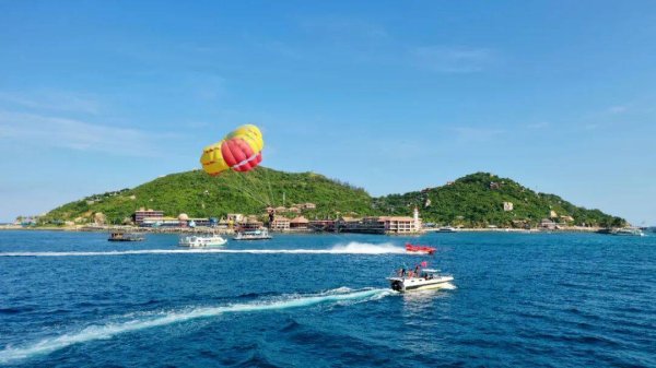好易配资 陵水分界洲岛旅游区获评2025年中国体育旅游精品景区